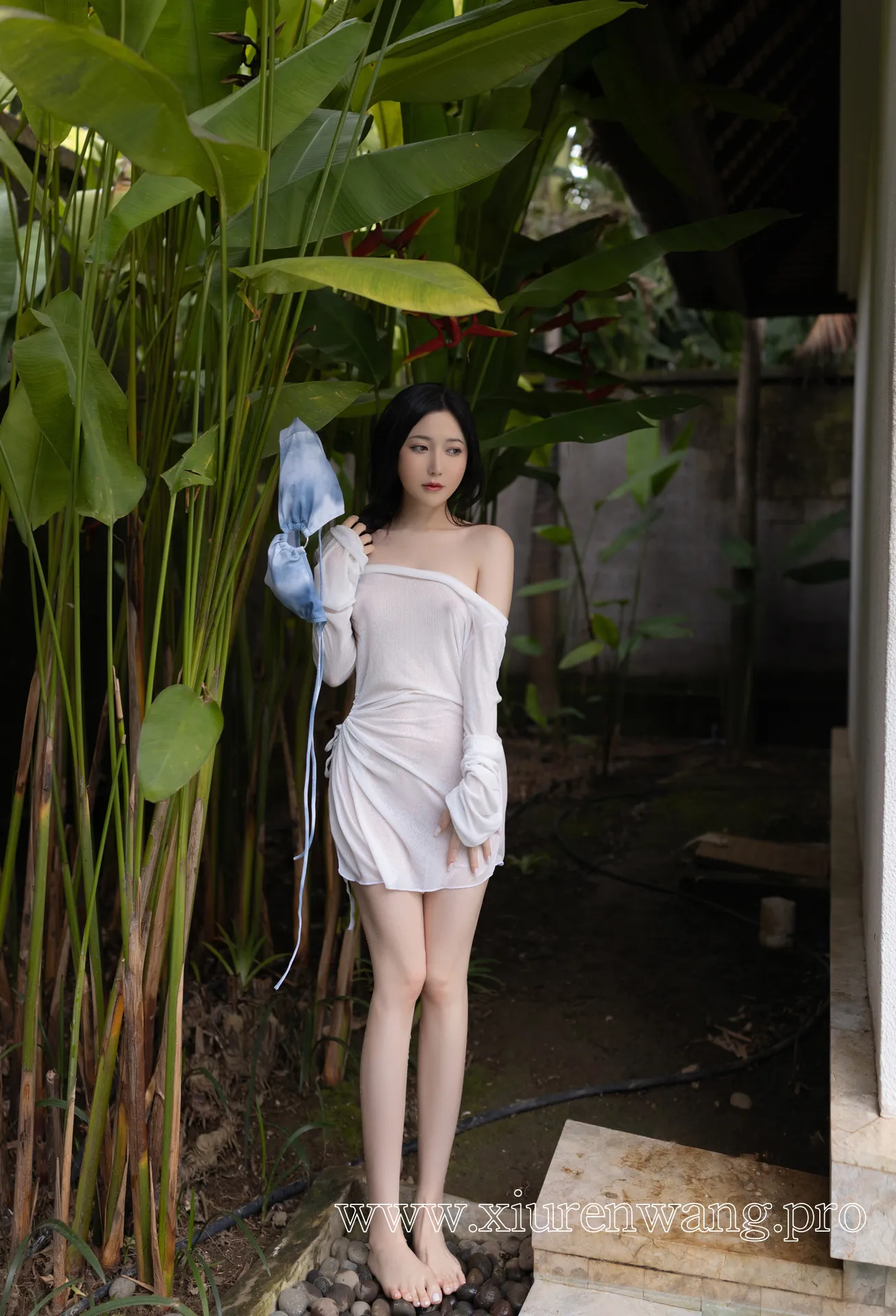 致敬经典唐安琪&陆萱萱的夏日回忆与现代写真风格演变