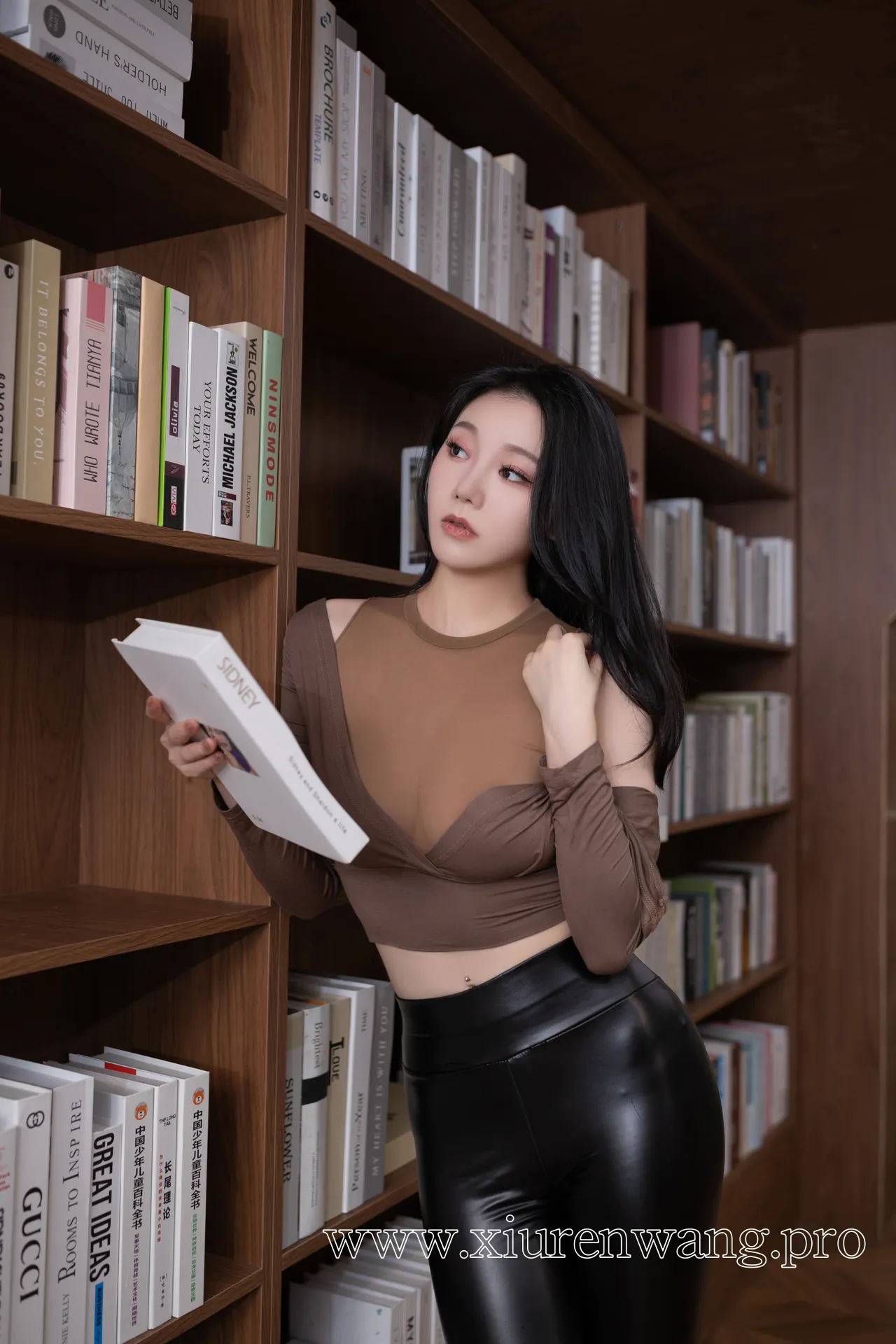 [精品]安然anran娇颜如玉：最新更新cos套图在线观看，作品合集解锁惊艳瞬间