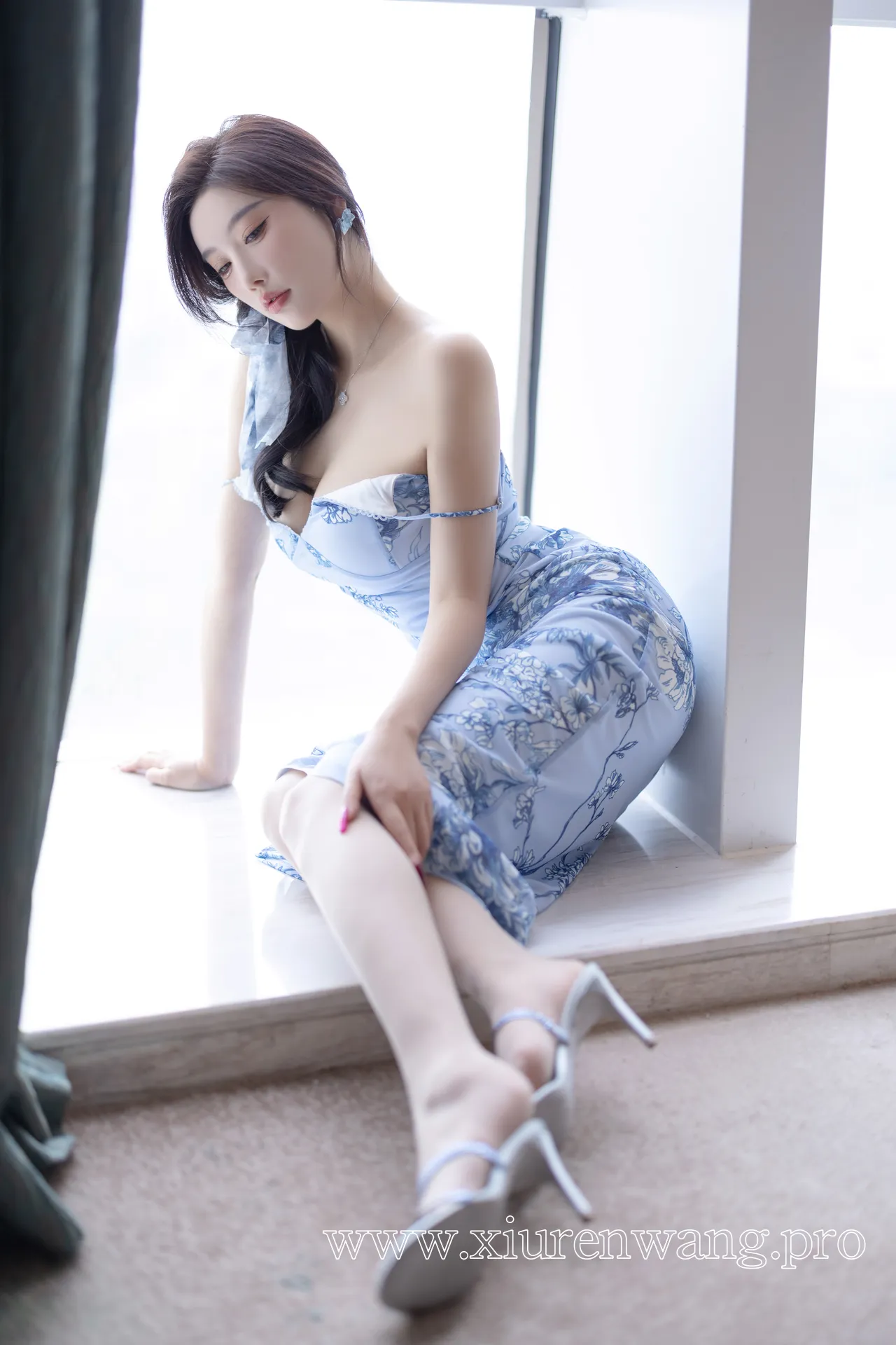 杨晨晨Yome – 白色丝袜 JKF