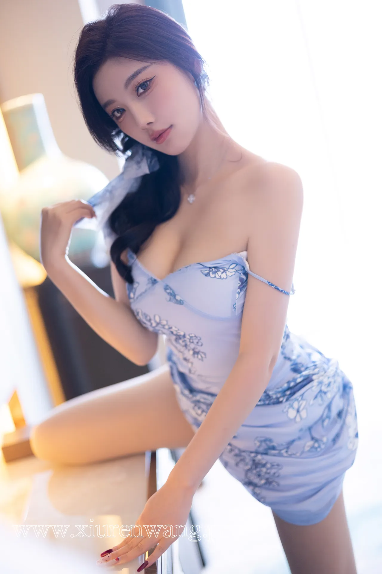 [精品]杨晨晨Yome最新更新！白色系cos套图作品合集在线观看