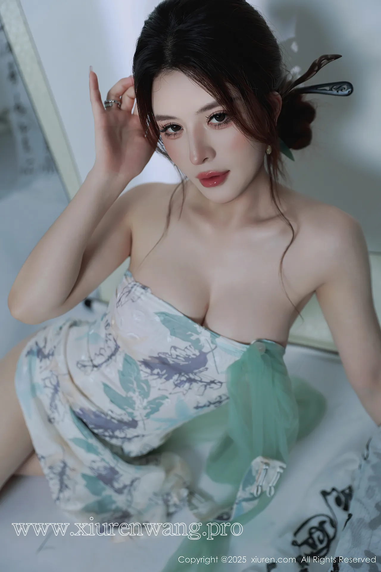 [秀人网]2025.08.27 NO.10694 阿依莎