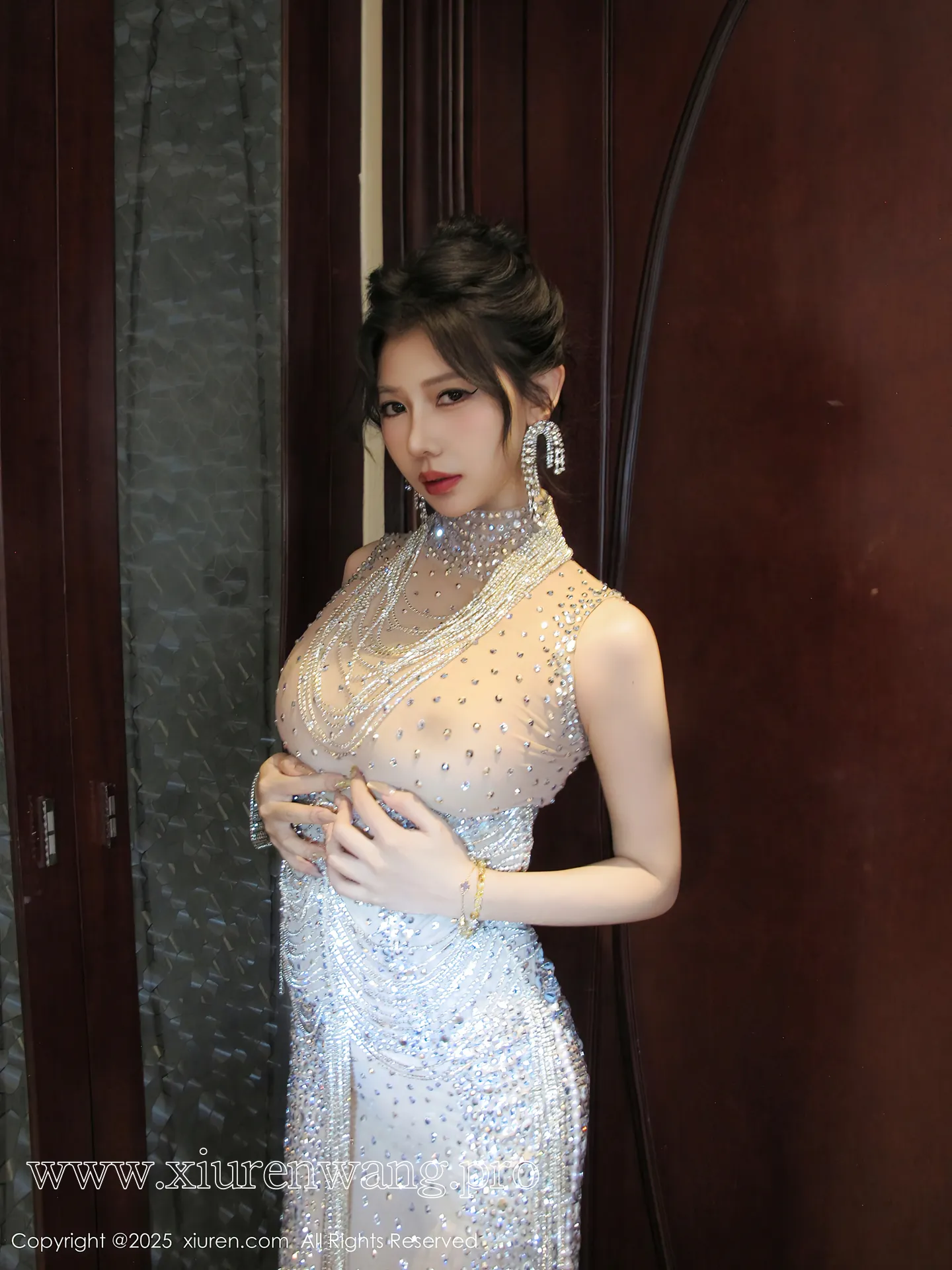 [秀人网]2025.09.24 NO.10802 尹甜甜sunny