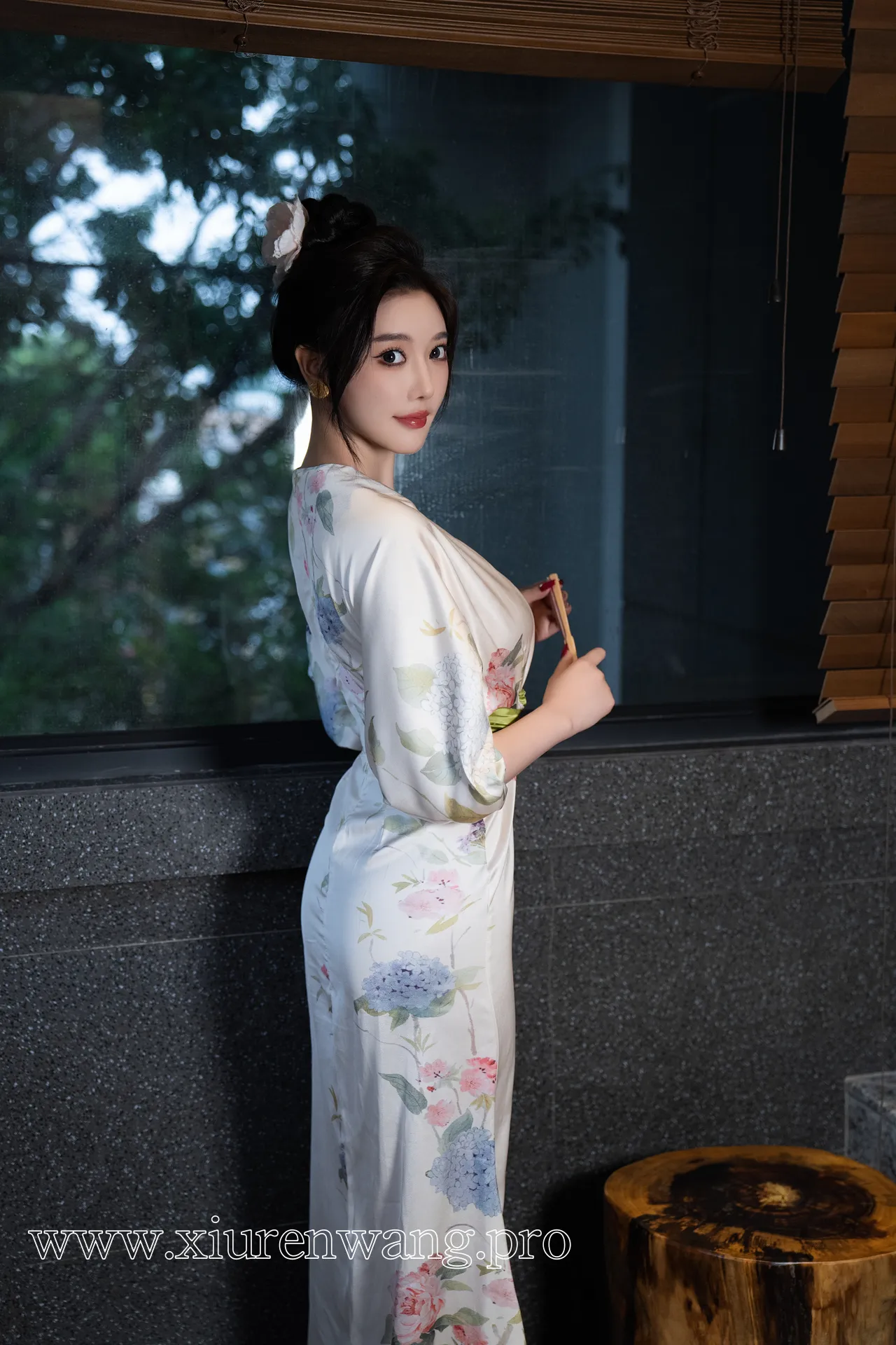 [精品]杨晨晨Yome红色情趣cos套图作品合集｜最新更新在线观看指南