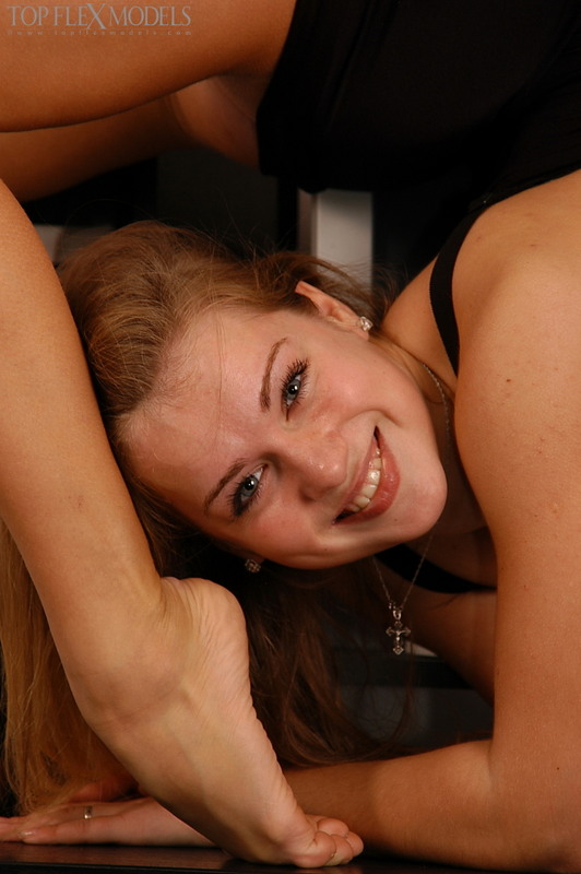 flexible-office-girl