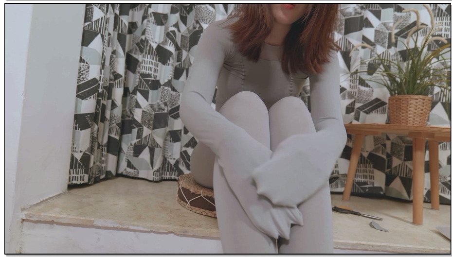 【4K映像】如何用连裤袜做成一套全包紧身衣