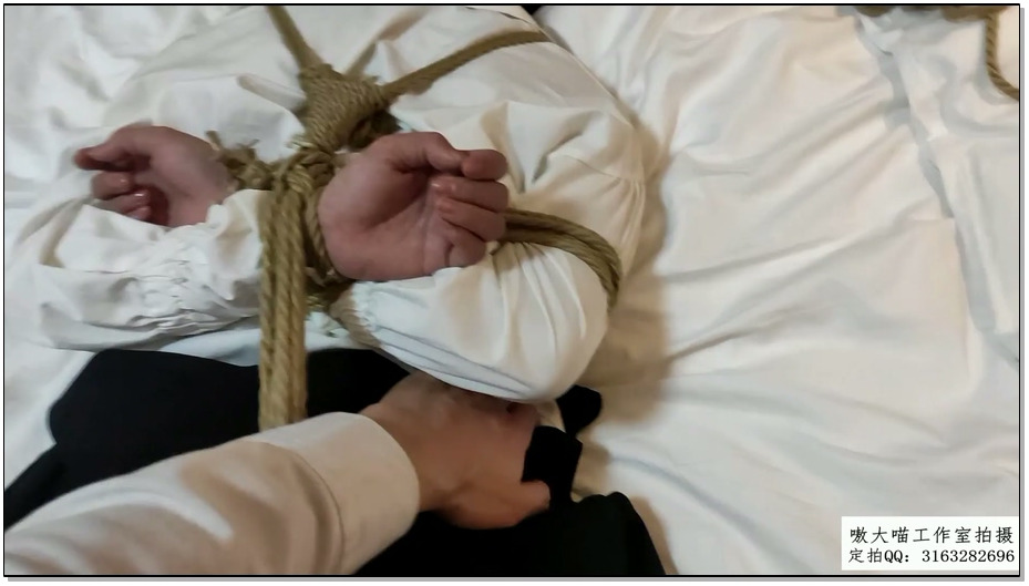 【嗷大喵】婷妹身穿衬衫短裙白丝高跟鞋被入室绑架挠脚心+挠腰和腋下+刷子刷脚底和牙… 