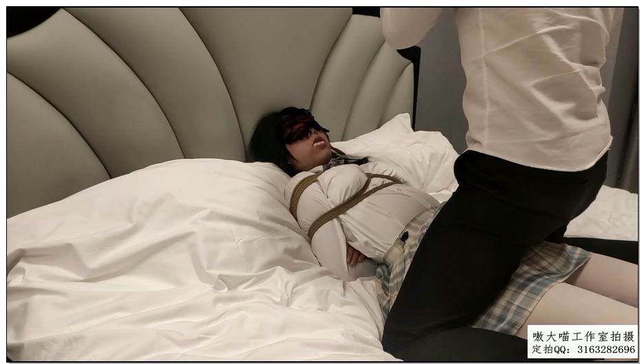 【嗷大喵】二次元少女JK2 紧缚+塞满胶布封住+超紧驷马+塞入尾巴+鞭子抽打+放置+仰身海.. 