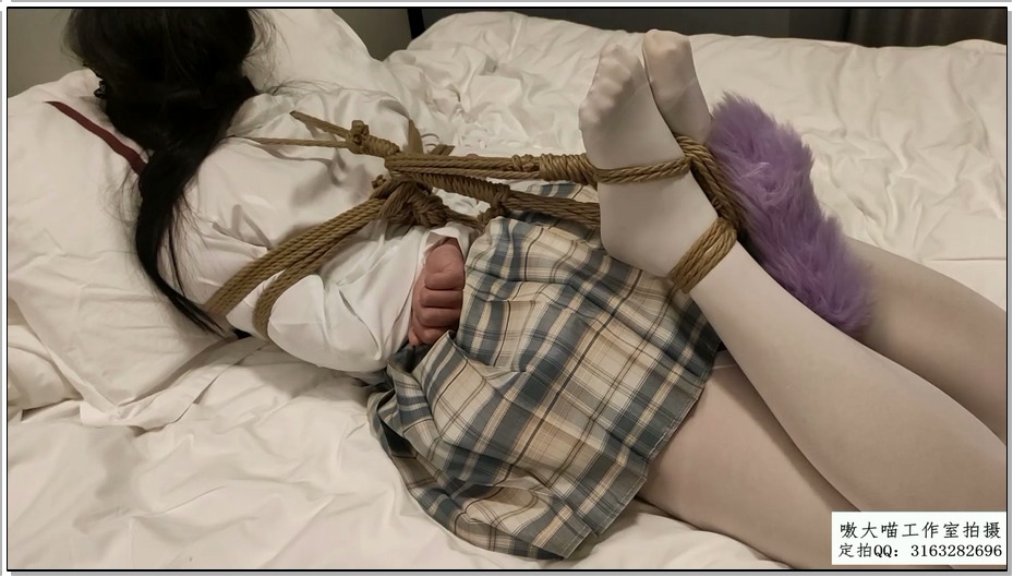 【嗷大喵】二次元少女JK2 紧缚+塞满胶布封住+超紧驷马+塞入尾巴+鞭子抽打+放置+仰身海.. 