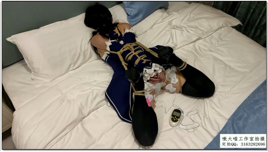 【嗷大喵】被绑架贩卖的二次元少女 8 蕾姆恶魔cos被日式紧缚+M开腿+小球TD+尾巴+电极..