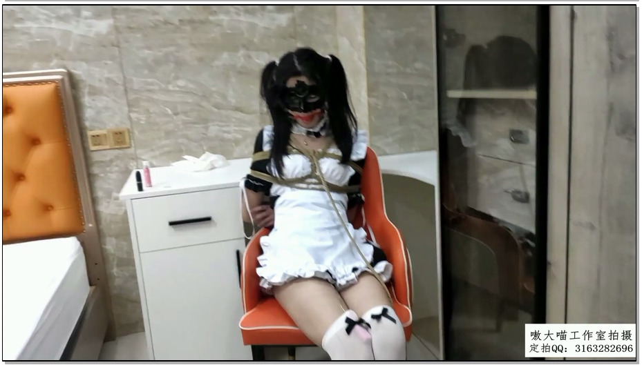 【嗷大喵】被绑架贩卖的二次元少女 9 穹妹女仆cos日式紧缚+并腿缚放置柜子里+蟹缚M开..