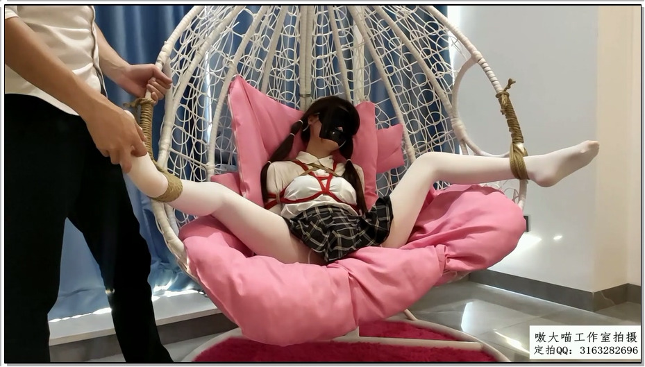 【嗷大喵】萝莉遇险记 4 日式紧缚+驷马拉紧+口球堵嘴+鞭子打脚心打屁股+八字开腿捆+…