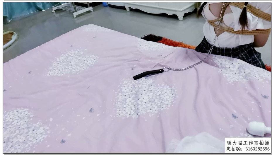 【嗷大喵】萝莉遇险记 12 柯柯 捆住膝盖牵着溜达+跪在地上用舌头舔吃零食+刺激GC+单腿…