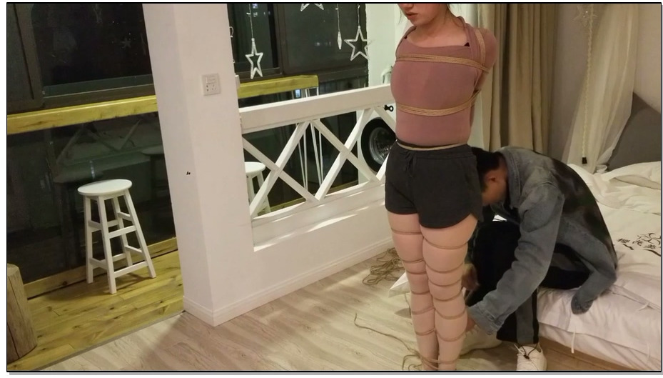 【奥特曼】新妹子小Y极限口球驷马逃脱尝试