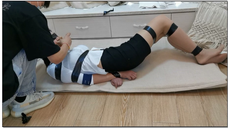 【奥特曼】入室劫持肉丝OL黑胶带捆绑