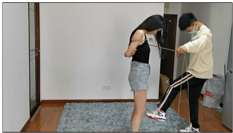 【奥特曼】宝妹带着表姐来体验捆绑逃脱