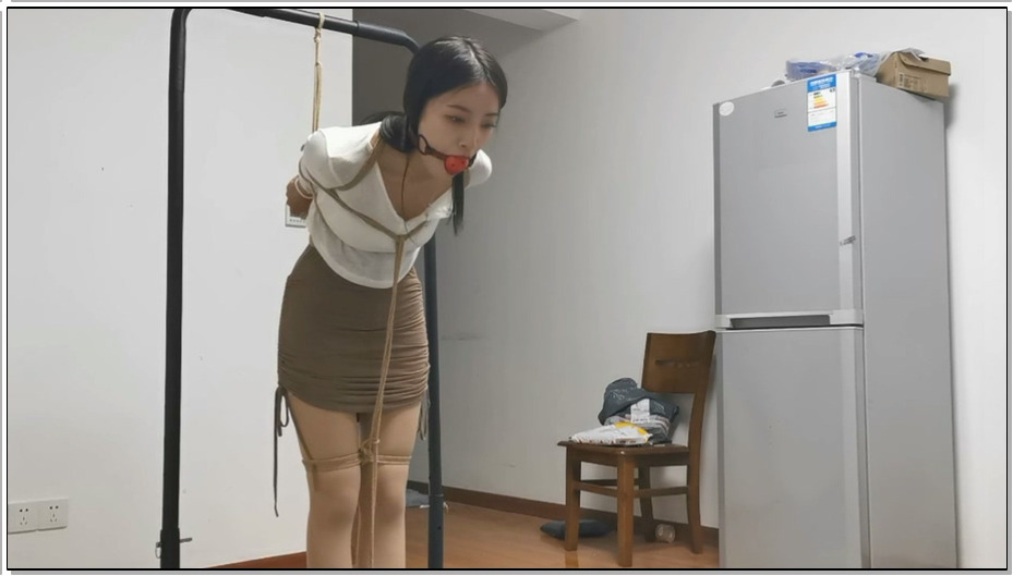 【奥特曼】兔兔放置 上 直臂后手吊难受的姿势 大口球堵嘴