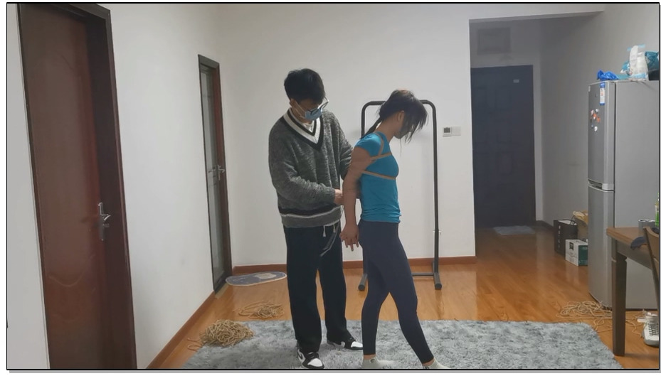 【奥特曼】新妹子诗诗 脚尖碰到头顶的极限驷马