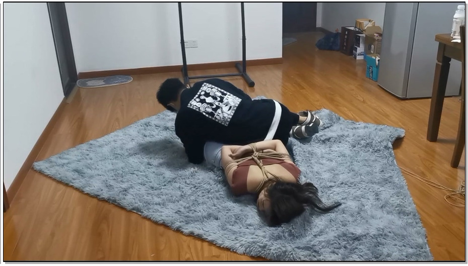 【奥特曼】把疯狂挣扎的蓉蓉小姐姐绑成驷马