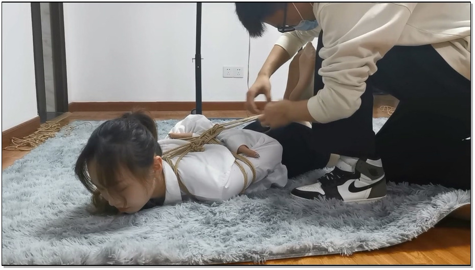 【奥特曼】雨琪紧缚实验（惩罚篇）