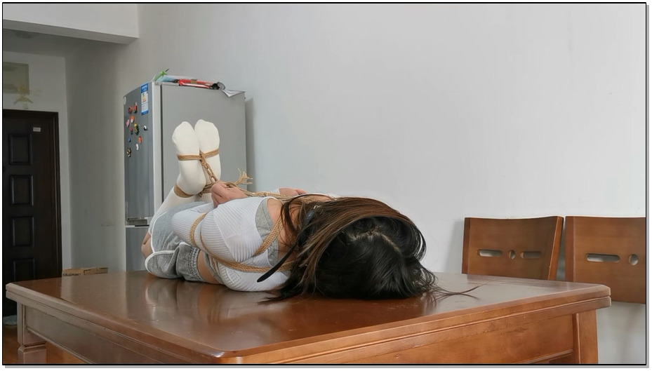 【奥特曼】新妹子尤涵，身材巨好，一小时半超紧驷马口球放置 