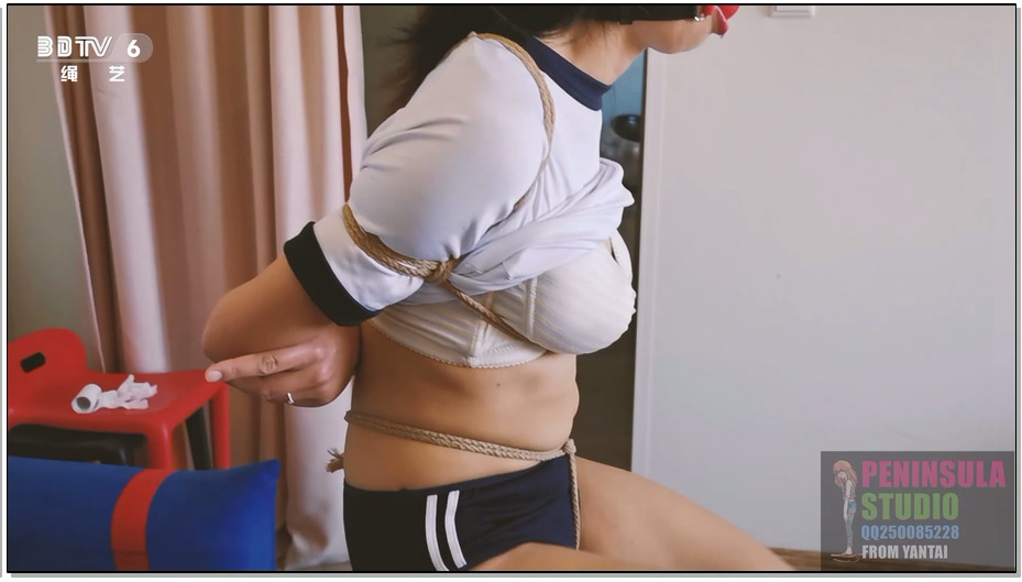 【半岛束艺】身体是捆绑的本钱，中国6线演员虞瑾儿口球股绳蒙眼健身