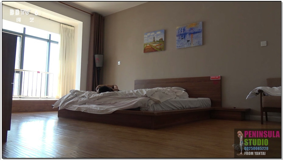 【半岛束艺】桃子真空肚兜捉迷藏，连滚带爬外加摔个底朝天