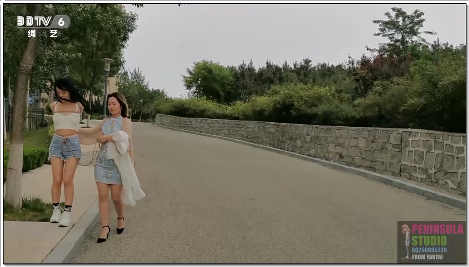 【半岛束艺】海语牵桃子直臂脚镣小区散步2：独自坐电梯