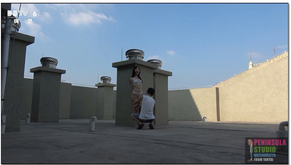 【半岛束艺】大妈无处不在，桃子内衣全身捆绑楼道惊险之旅