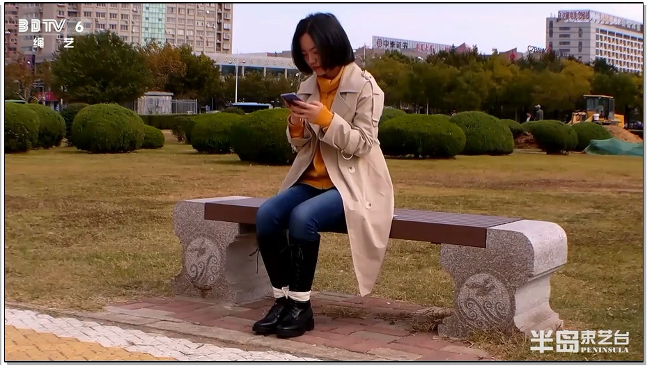 【半岛束艺】海语镣铐广场人群穿梭