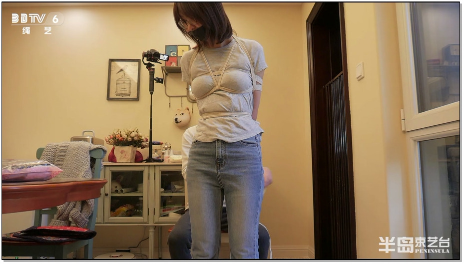 【半岛束艺】不让出门，只好在家挠人