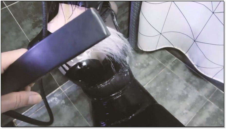 【半岛束艺】诱惑湿身黑丝全包衣 下 3层黑丝包裹美女！美女被丝袜层层包裹被冲水玩弄娇躯