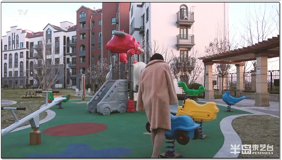 【半岛束艺】阿紫春风瑟瑟小区无裤散步