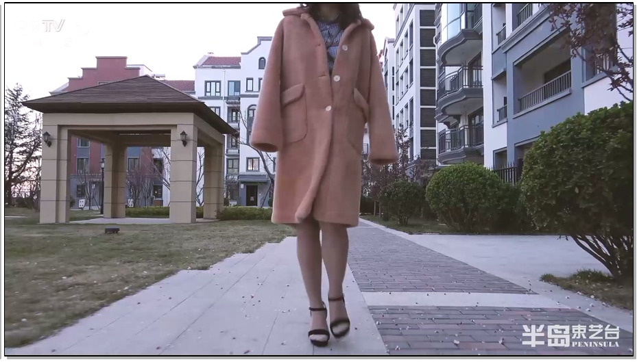 【半岛束艺】阿紫春风瑟瑟小区无裤散步