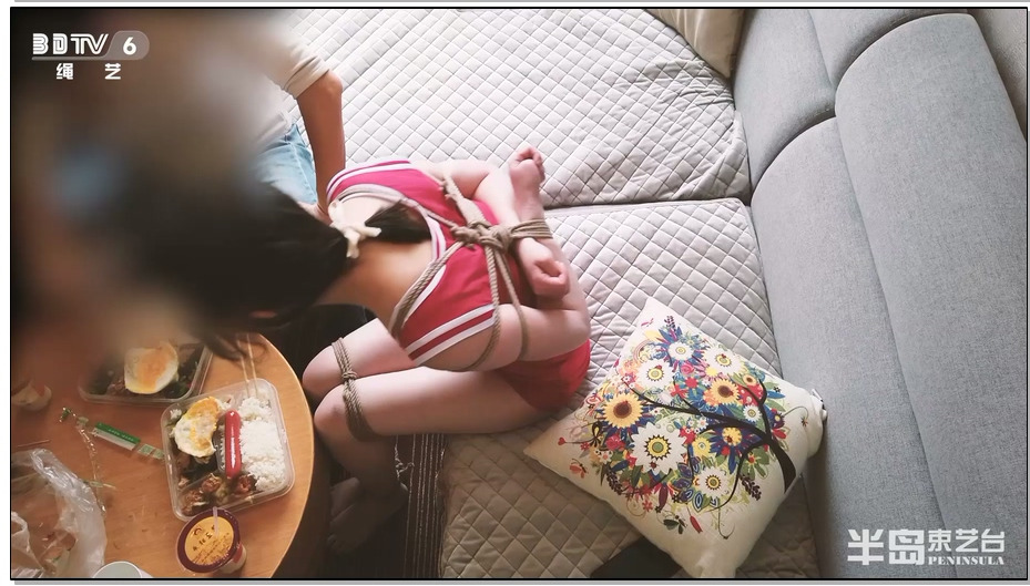 【半岛束艺】爆乳萌妹流星日常吃饭
