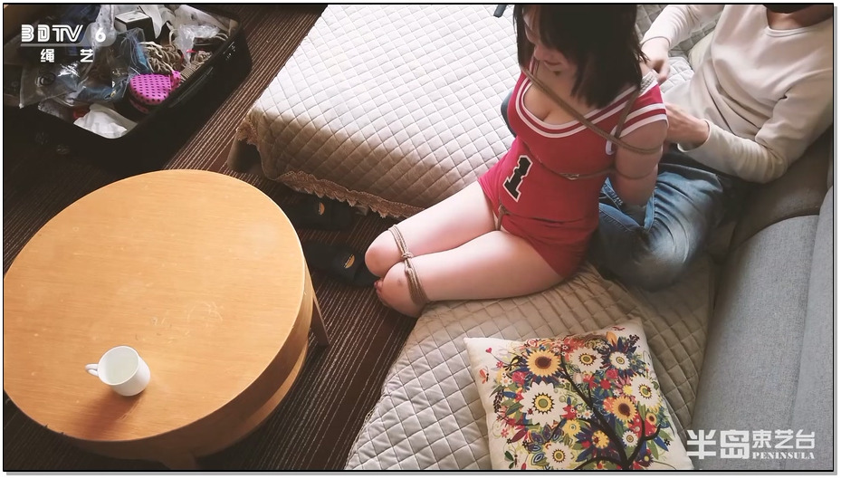 【半岛束艺】爆乳萌妹流星日常吃饭