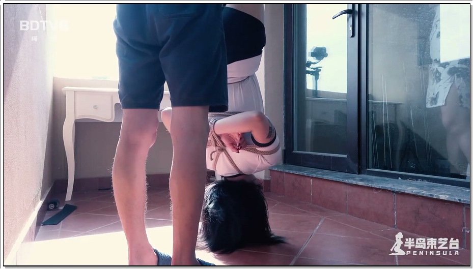 【半岛束艺】伊莱娜享受倒吊，小蛇乱入