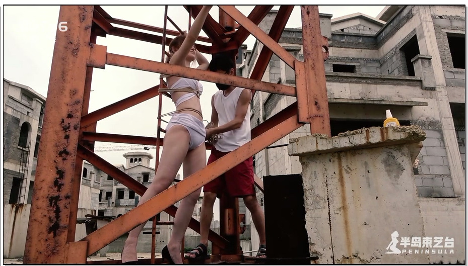 【半岛束艺】头悬塔吊，脚踩深渊