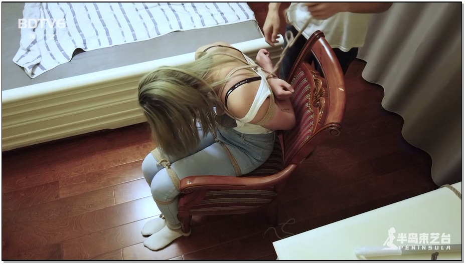 【半岛束艺】欠债太多的小蛇在债主面前没有选择余地