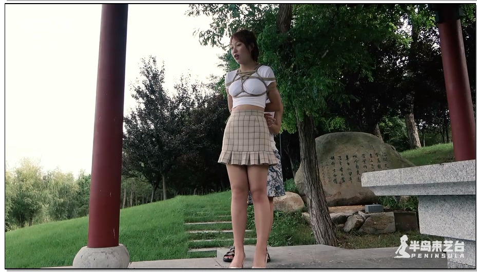 【半岛束艺】拉丁造访台长御用公园即兴热舞，保安大叔流连忘返