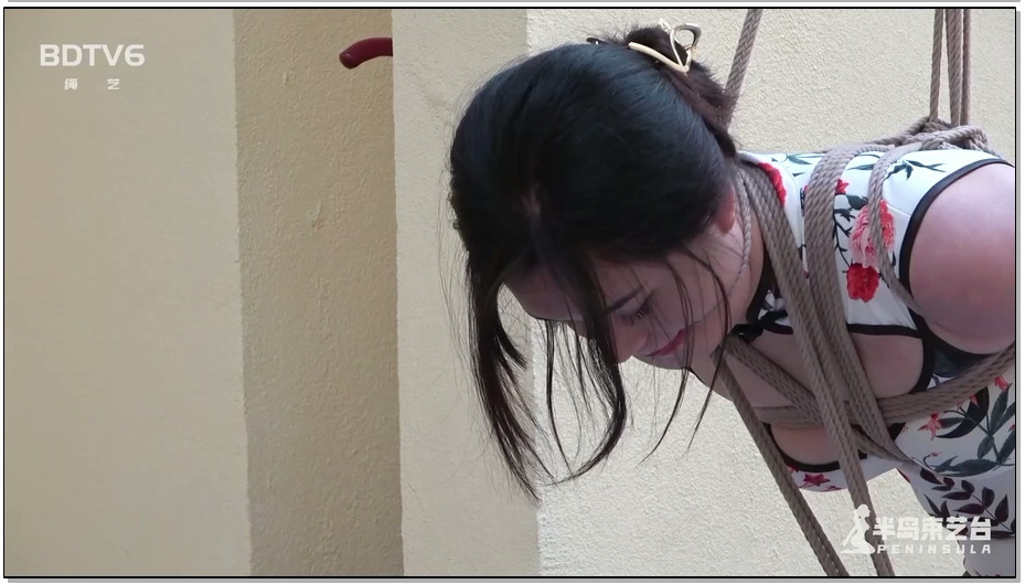 【半岛束艺】扎林娜跪吊口水收集