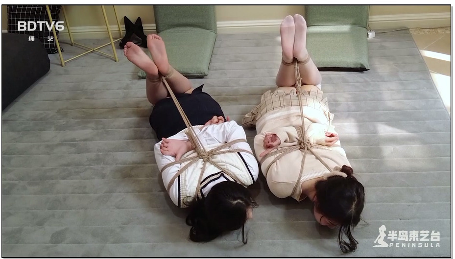 【半岛束艺】为何空姐都怕痒 小晚 佐伊