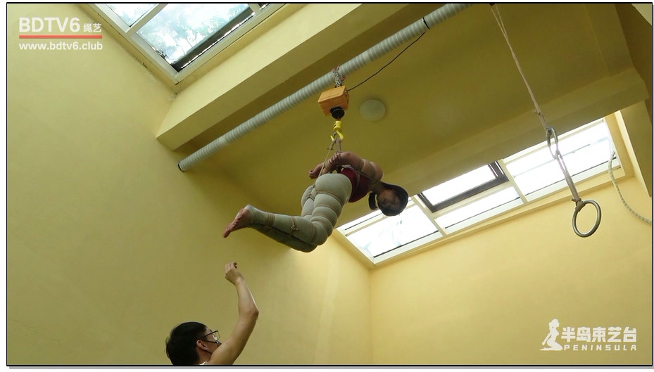 【半岛束艺】佐伊 大岛政策性定拍：容易把胸挤爆的悬吊