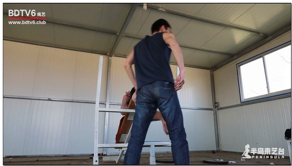 【半岛束艺】台里穷的又去废弃健身房了