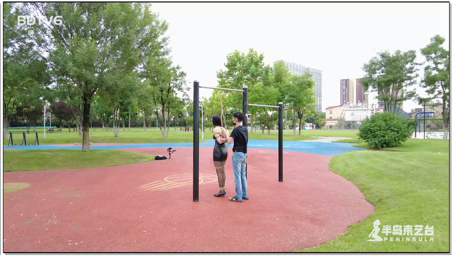 【半岛束艺】佐伊 全民健身响号召，独吊单杠有情操