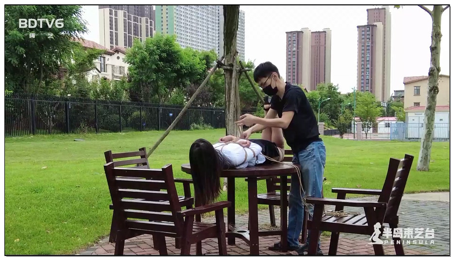 【半岛束艺】佐伊 走出失恋的最好方法就是一个人驷马静静