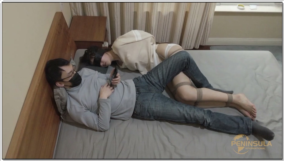 【半岛束艺】衣服里除了绳子什么都没有系列之佐伊的午休 