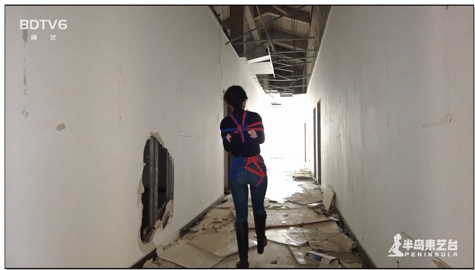 【半岛束艺】户外4废弃售楼处里的捉迷藏