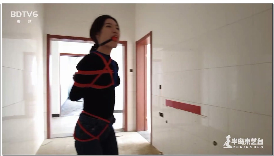 【半岛束艺】户外4废弃售楼处里的捉迷藏