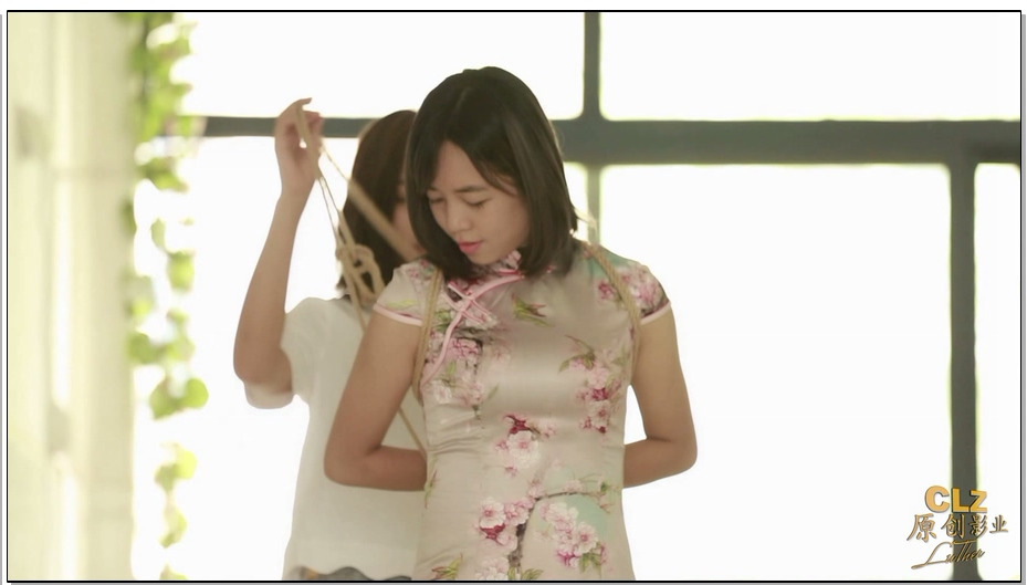 【CLZ原创】小艾捆绑逛街，直接大商店绑绳子，围观人很多