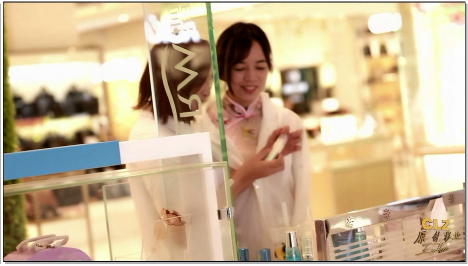 【CLZ原创】小艾捆绑逛街，直接大商店绑绳子，围观人很多